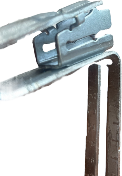 Pince étrier pour Bac Acier - A frapper | STRAUDO